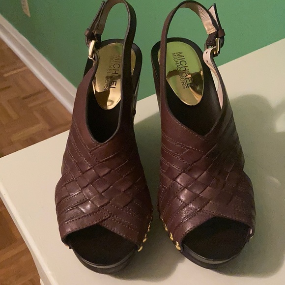 Michael Kors Wedge Shoes Size 6.5M ( Fits small) - Picture 2 of 15